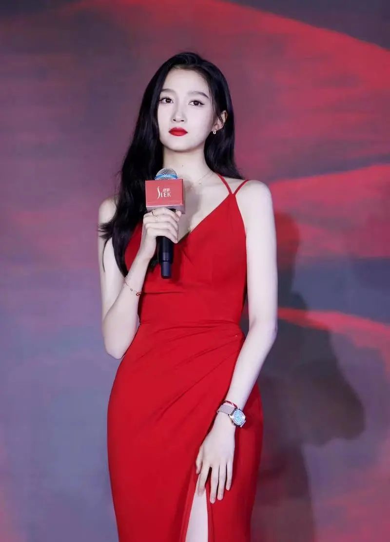 舒蕾全新蜕变升级，携手品牌代言人关晓彤诠释精油护发(图2)